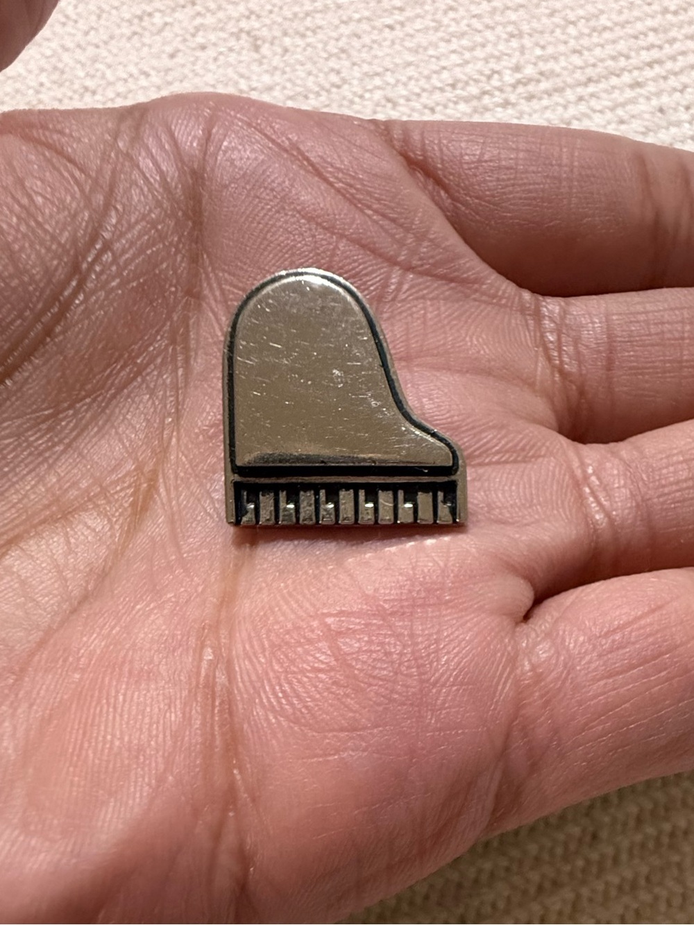 Vintage grand piano lapel pin